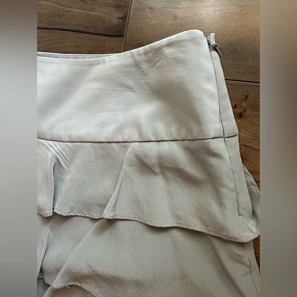 Talbots 100% Silk Gray Ruffle Skirt – Size 8 - Picture 4 of 5